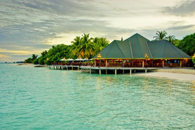 Hotels in Sri Lanka - Paradise Island Resort
