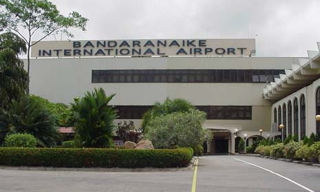 DAY 1 : Colombo Airport - Habarana